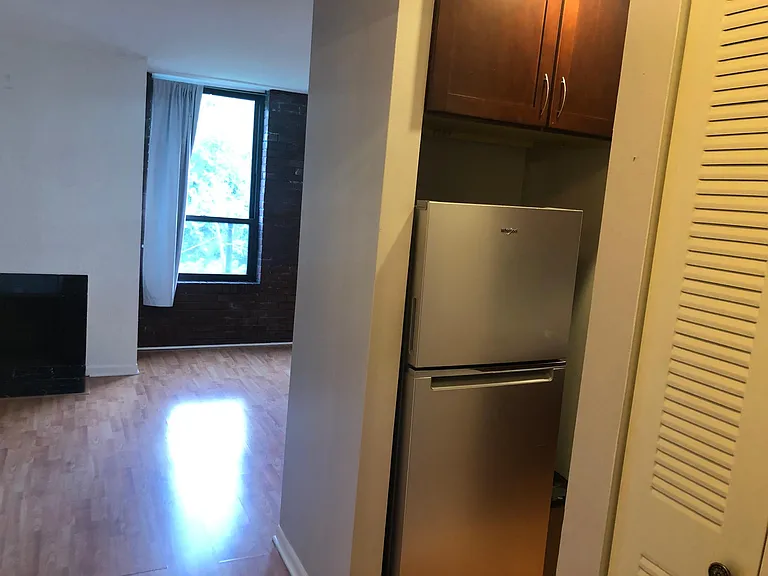 636 W Webster Ave #301 — Photo 20