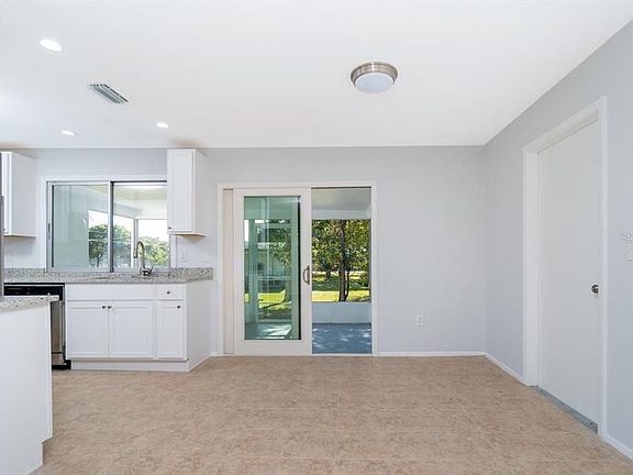 3rd image of 533 E Charlotte Ave