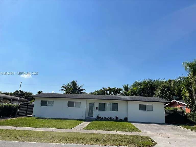 8640 SW 125th Ter — Photo 2
