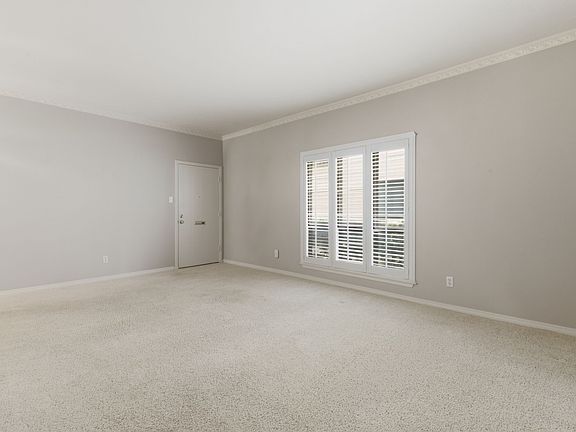 3rd image of 4320 Bellaire Dr S APT 126W