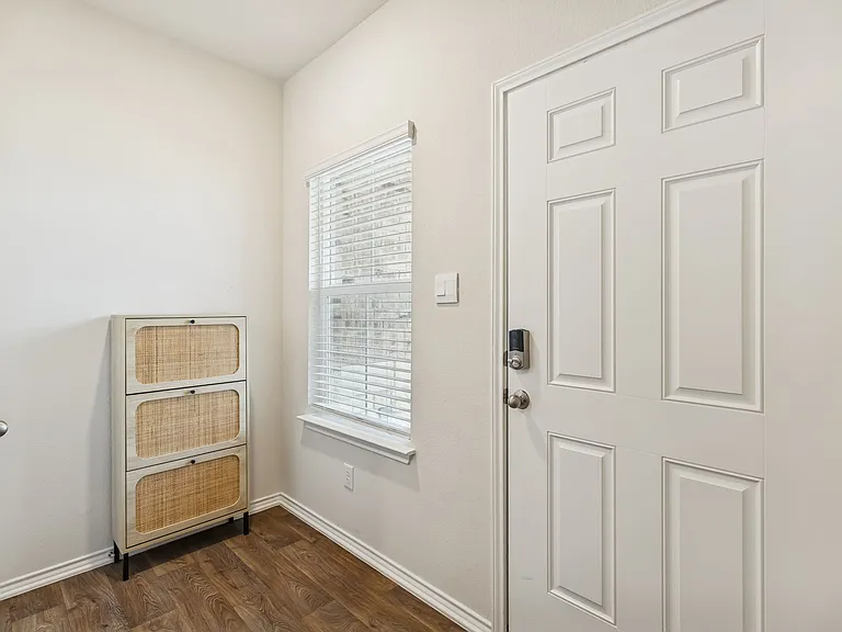 4550 Meerkat Dr — Photo 7