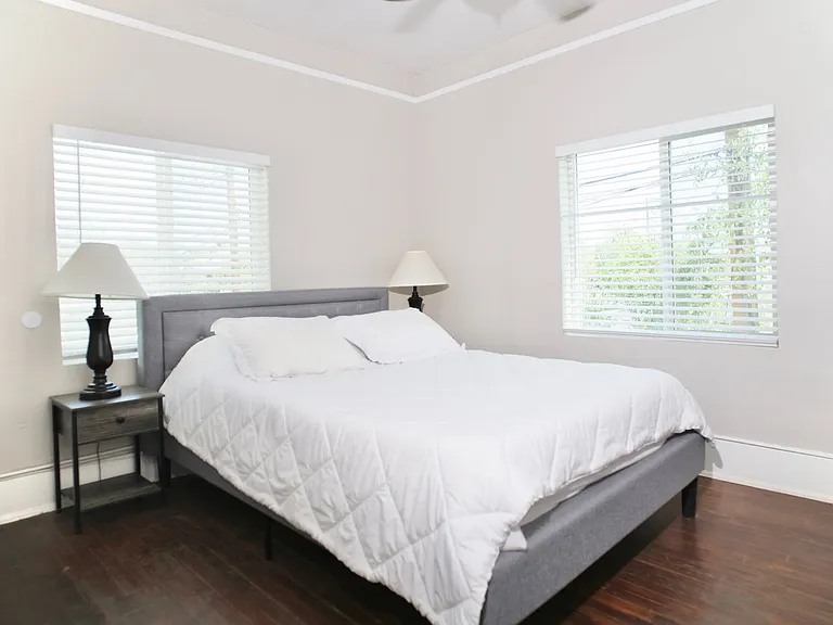 12 E University Blvd #16 — Photo 15