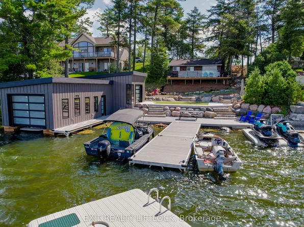 854 Fifes Bay Marina Ln, Selwyn, ON K9J 0C6