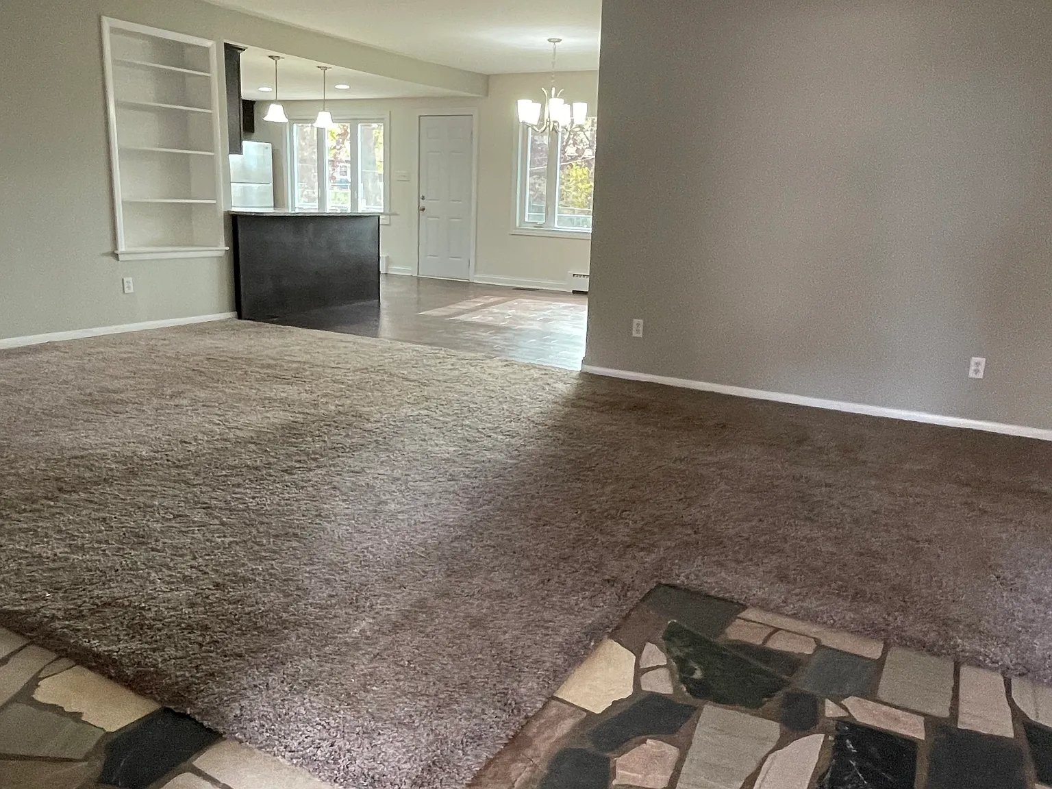 381 Ellendale Pkwy — Photo 2