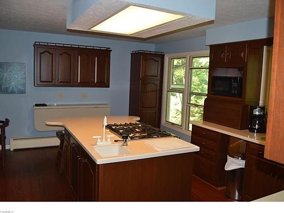 5th image of 380 Windward Dr