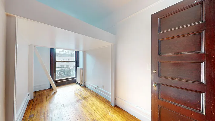 Rented by Bond New York | media 15