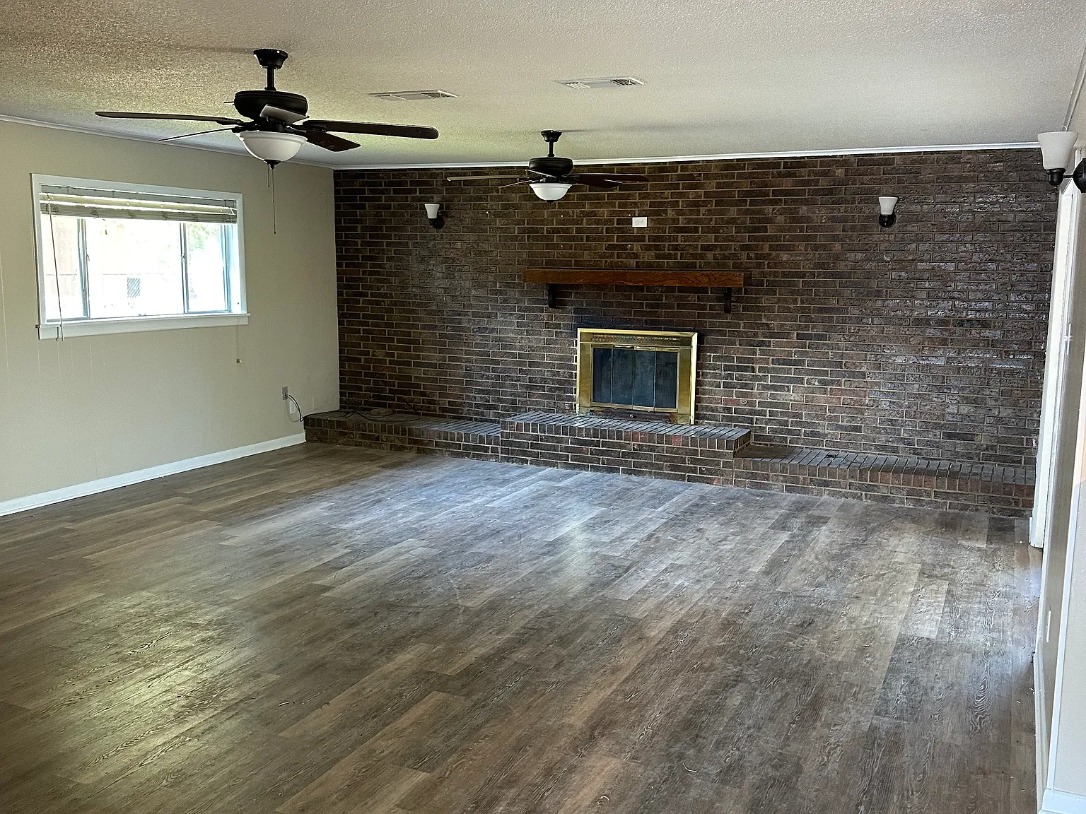 3 bed, 1802 sqft, $1,775 — Photo 2
