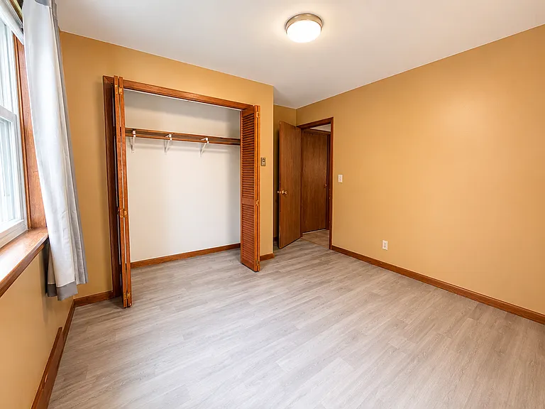 4302 Genesee Dr — Photo 8