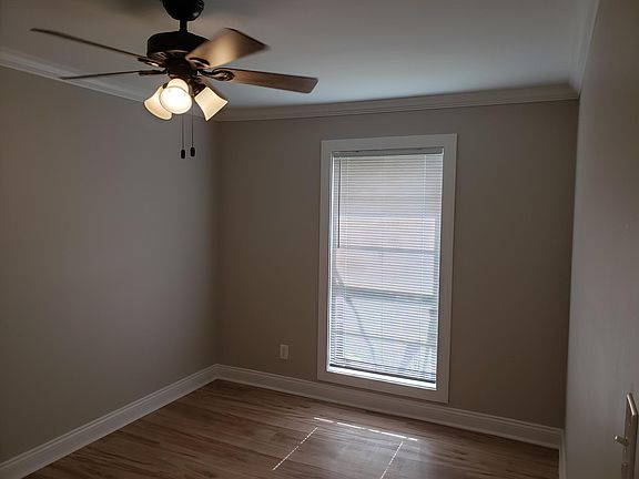3rd image of 305 Melody Dr