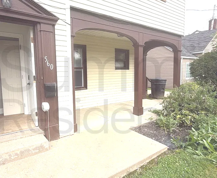 560 W Townview Cir #1 — Photo 1
