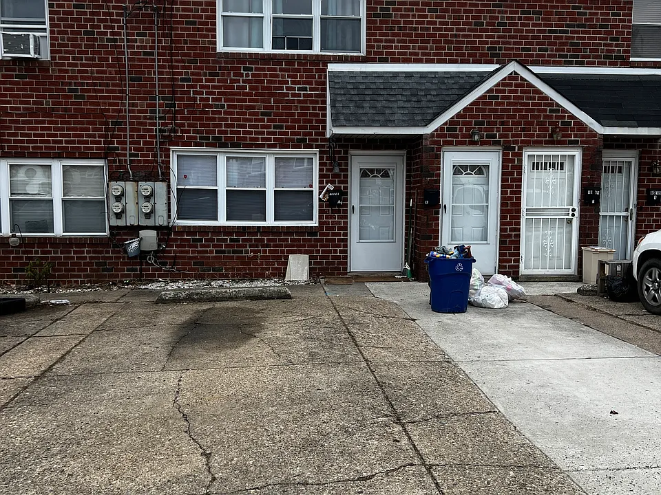 8021 Moro St #1