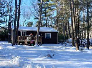 107 Brigitte Ct, Dingmans Ferry, PA 18328