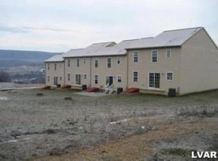 7711 Peach Ct, Slatington, PA 18080