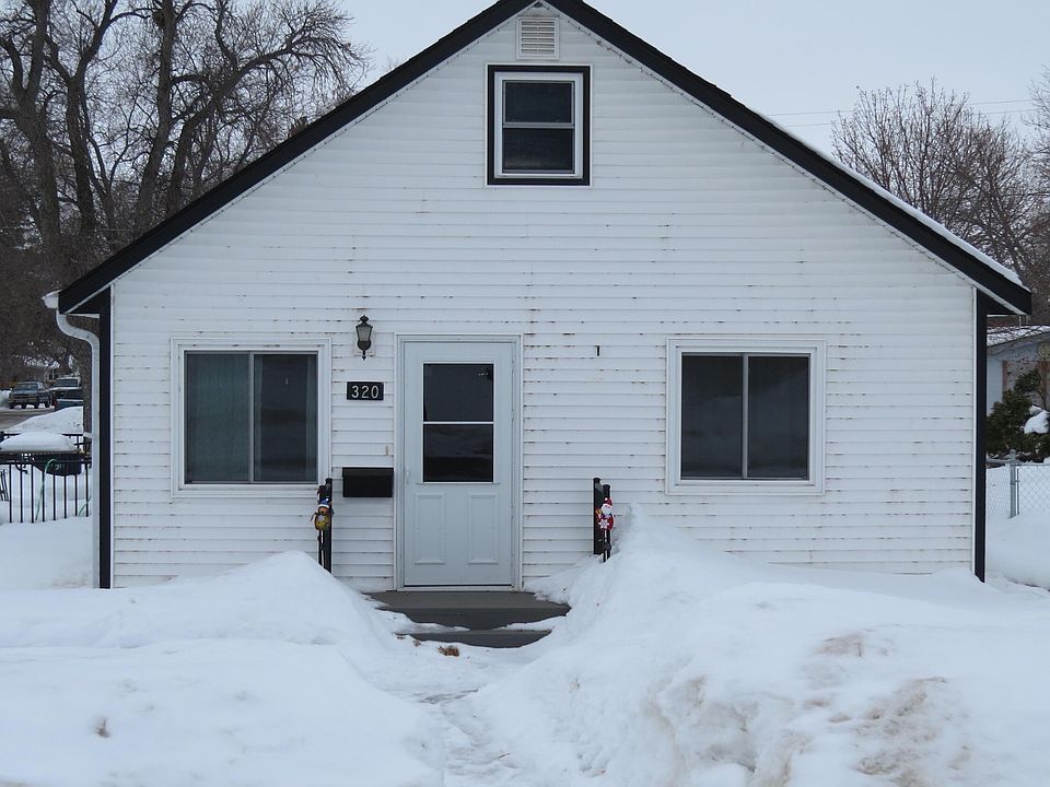 1st image of 320 8th Ave SE