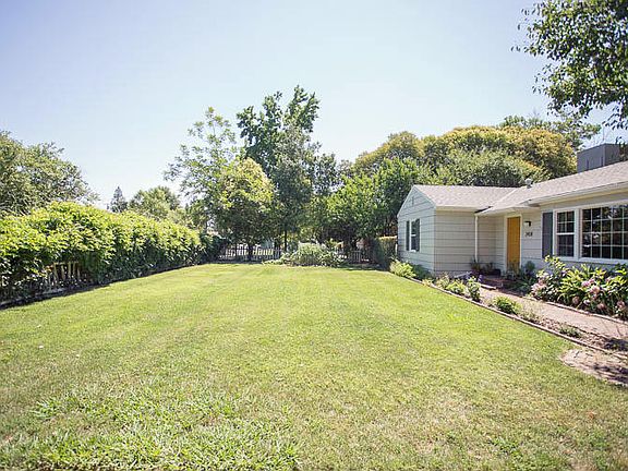 4th image of 2431 E Westcott Ave