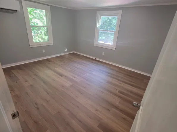 657 Parker St, Hamilton, GA 31811