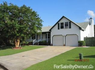 901 Buckingham Dr, Chesapeake, VA 23320