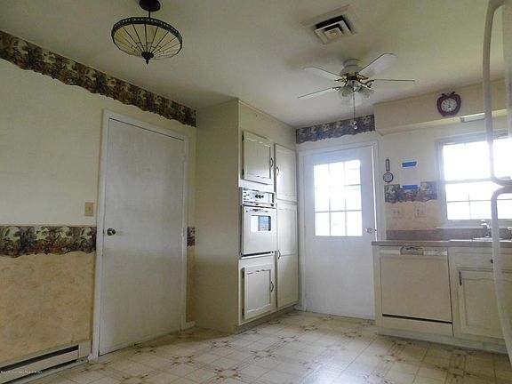 5th image of 1063D Fife Ct