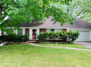 304 Elmhurst Dr, Saint Charles, MO 63301