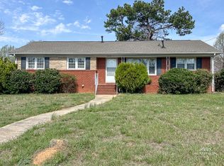 1923 Northbrook Dr, Charlotte, NC 28216