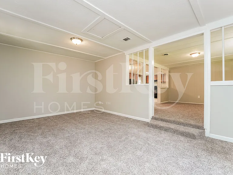 1078 W Adrian Cir SW — Photo 3