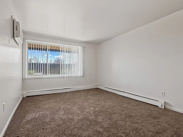 Pembrook Manor — Photo 15