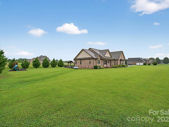 2nd image of 649 Sunny Slope Dr