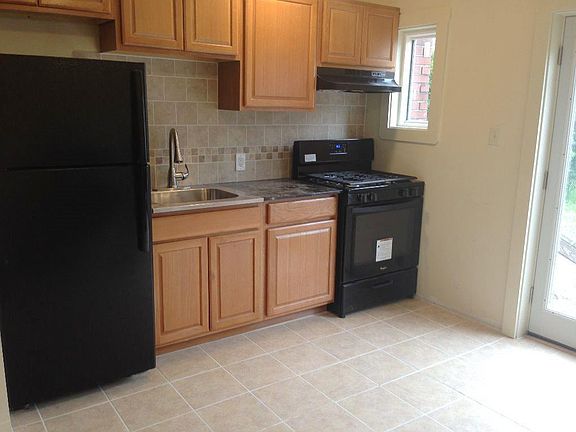 607 KITCHEN