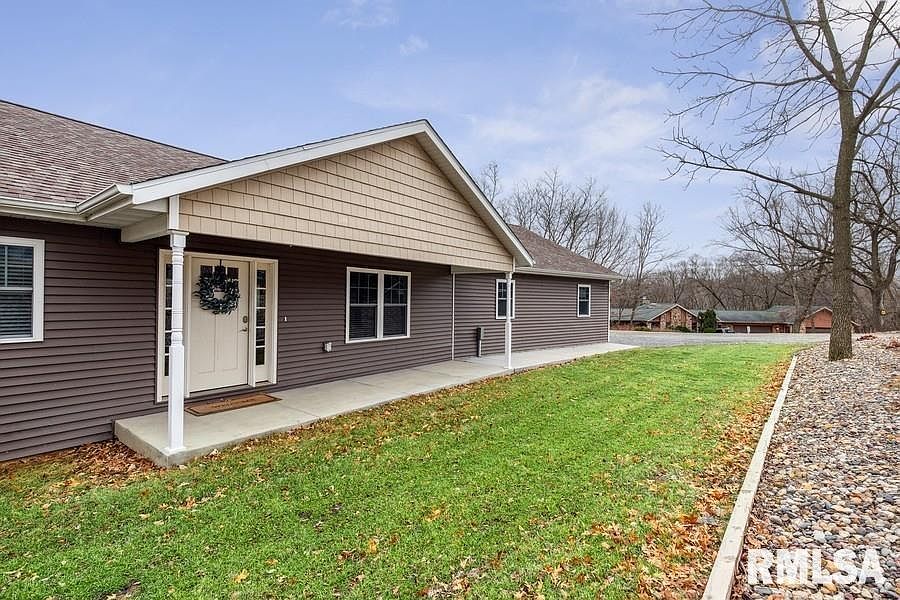 18 Elmwood Dr, Blue Grass, IA 52726 Zillow