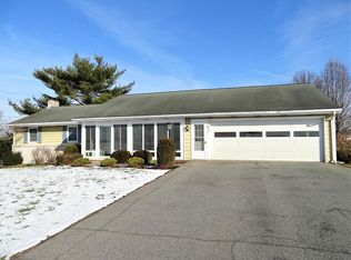 558 Blue Rock Rd, New Holland, PA 17557