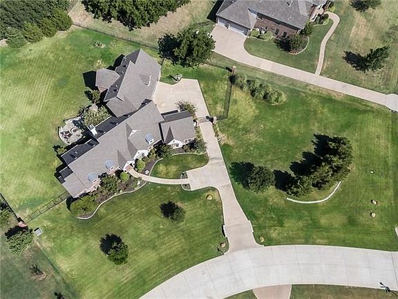 5th image of 3901 Pitchfork Ln