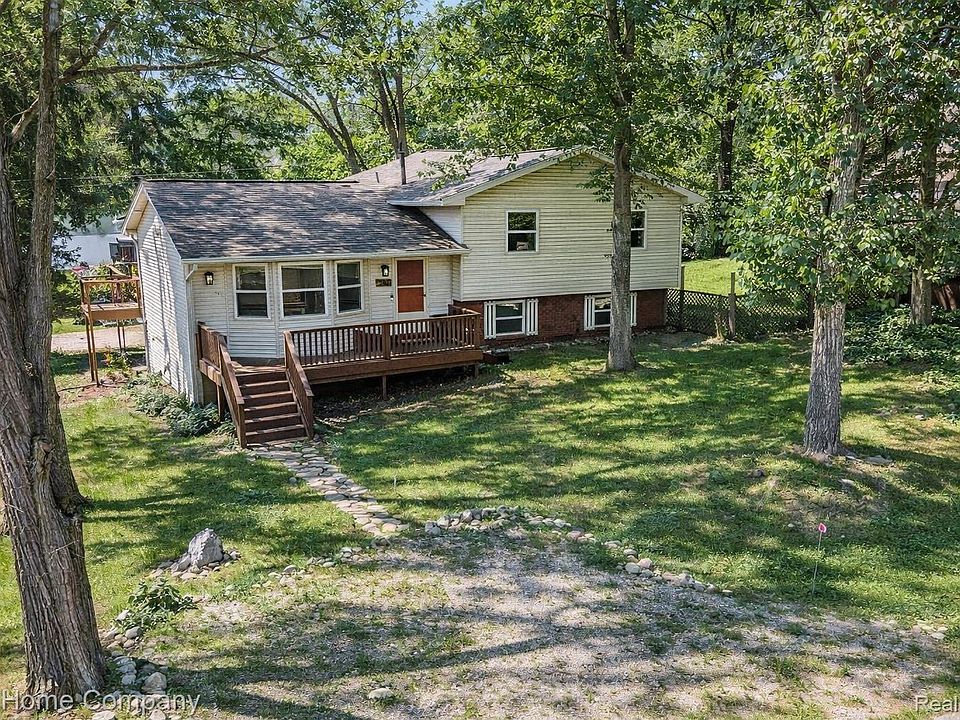 1st image of 3821 Langley Dr