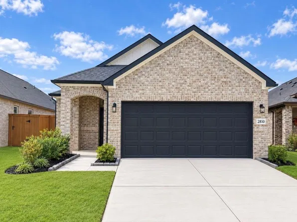 2810 Rockwood Dr, Iowa Colony, TX 77583