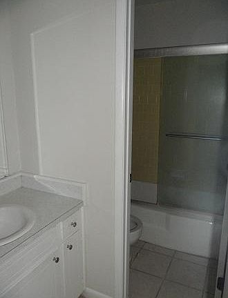 2nd image of 4267 S Park Ave