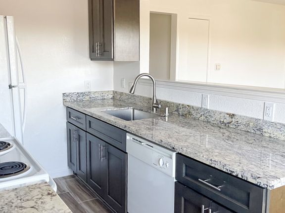 3rd image of 1655 Tuolumne St APT 5