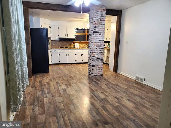 3rd image of 125 Lincoln St