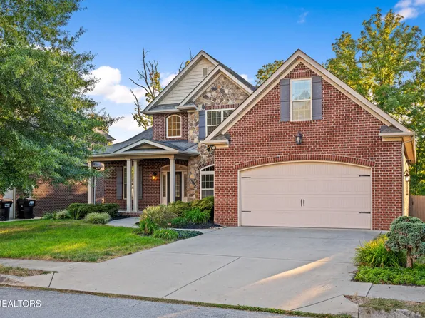 1127 Whisper Trace Ln, Knoxville, TN 37919