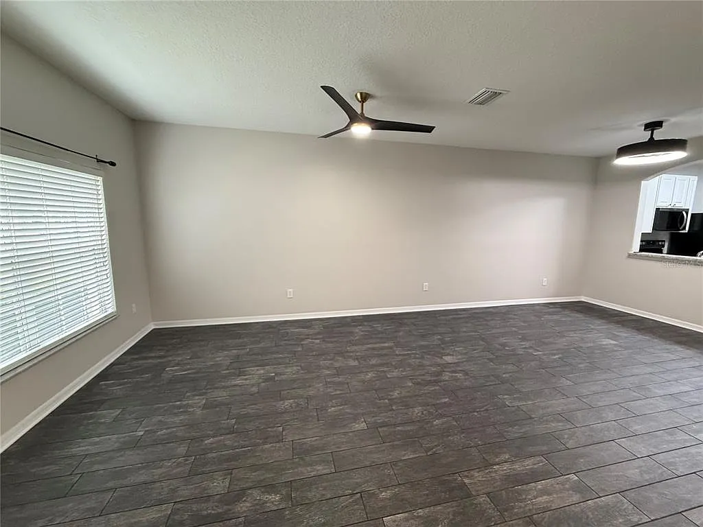2 bed, 2.5 bath, 1570 sqft, $1,950 — Photo 3
