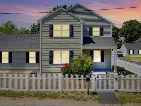 29 Marriner St, Lowell, MA 01852