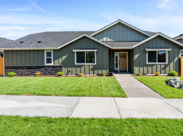 2812 SW Elmer Nelson Ln, Grants Pass, OR 97527