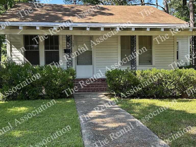 309 E Texas Ave — Photo 1
