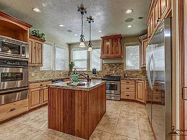 2471 Catawba Cir — Photo 3