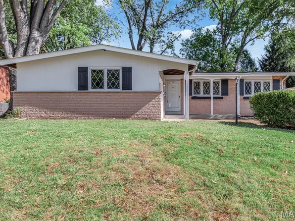 2216 W Adams St, Saint Charles, MO 63301