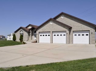 25620 W Equestrian Ct, Shorewood, IL 60404