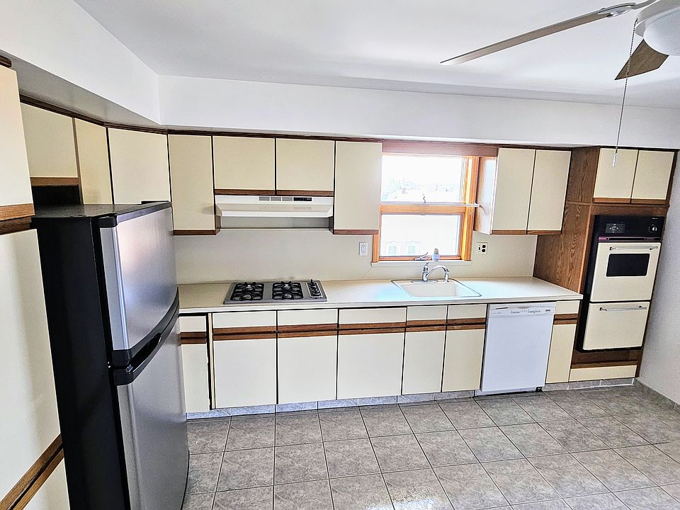 1st image of 46 William St Floor 2