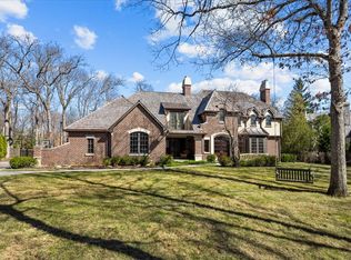 936 E Ringwood Rd N, Lake Forest, IL 60045