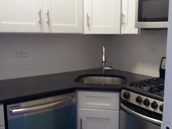 3rd image of 333 E 46th St APT 12F