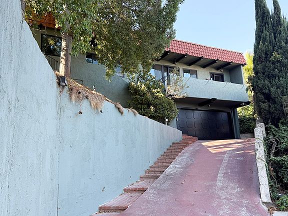2nd image of 5368 Calatrana Dr