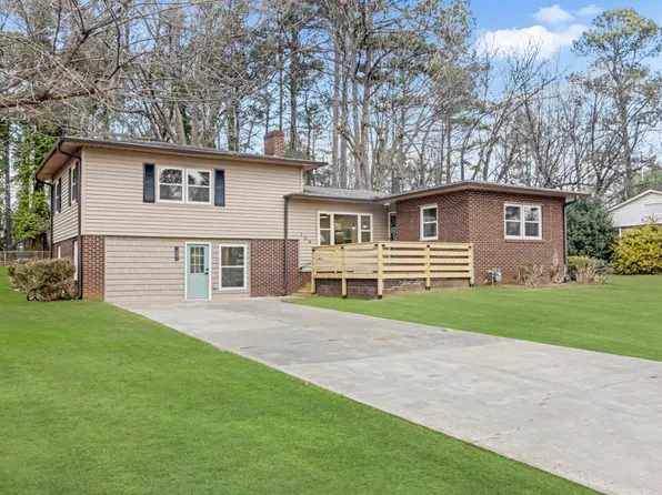 106 Maple Dr, Gaffney, SC 29341
