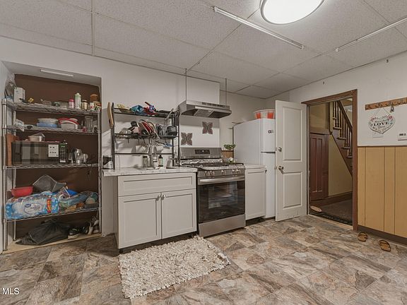 5th image of 118 Adams Street